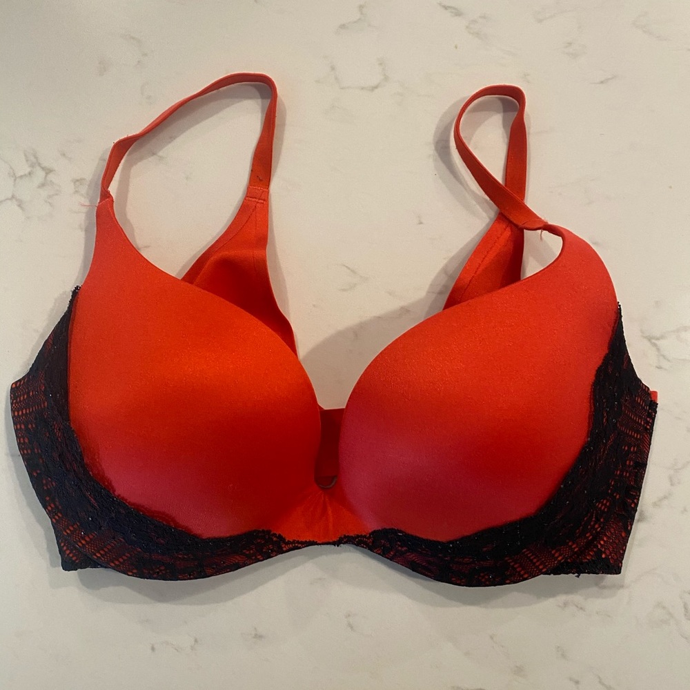 36 D Victoria’s Secret push up bra